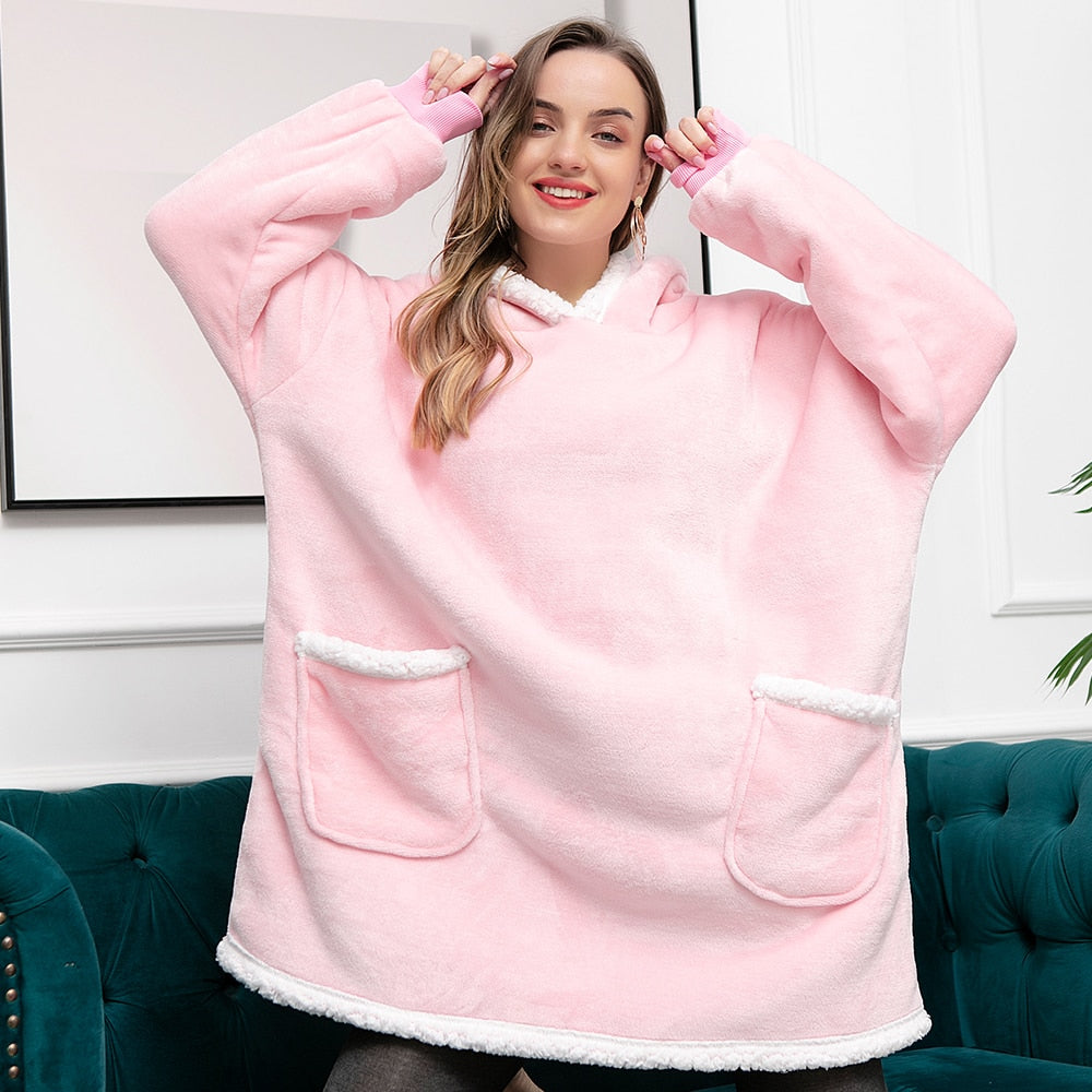 Caryn - Köstliche Kombination aus weichem Hoodie und kuscheliger Decke in einem!